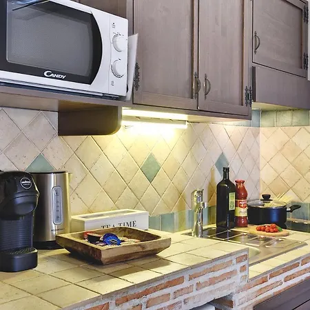 Mimoza Old Town Apartment