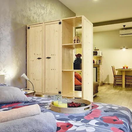 Mimoza Old Town Apartment