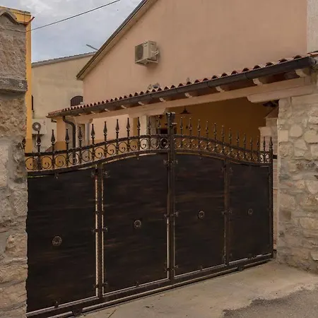 Апартаменты Mimoza Old Town
