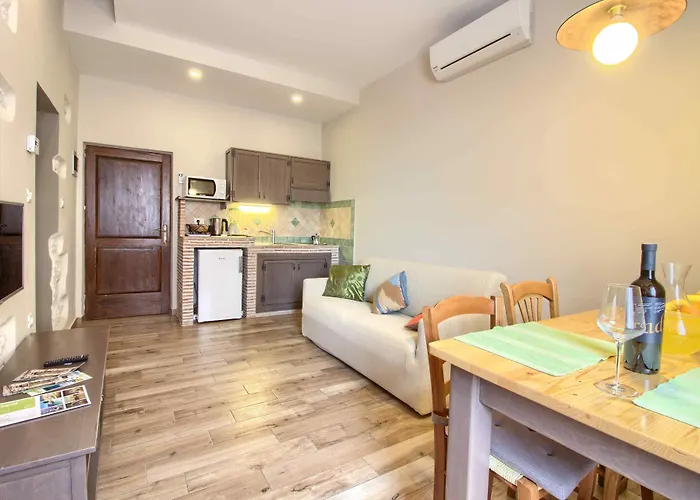 Mimoza Old Town 풀라