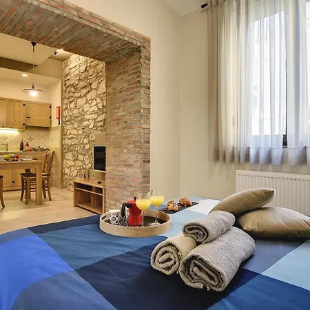 Mimoza B&B Old Town Apartments شقة بولا