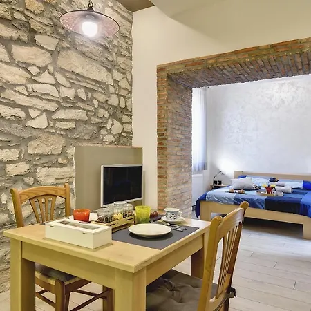 شقة Mimoza B&B Old Town Apartments *