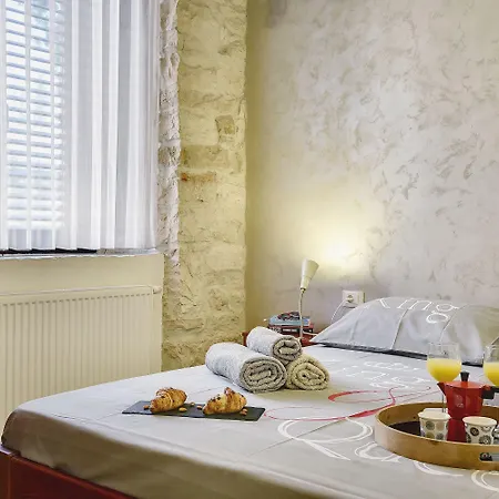 شقة Mimoza B&B Old Town Apartments بولا