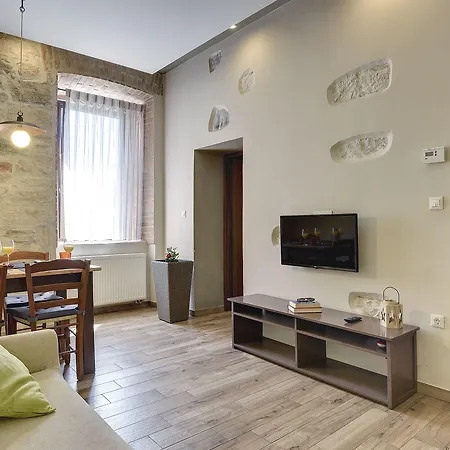 شقة Mimoza B&B Old Town Apartments *