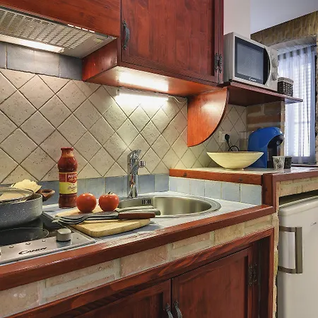 Mimoza B&B Old Town Apartments شقة *