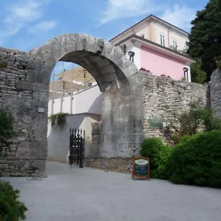 Mimoza Old Town