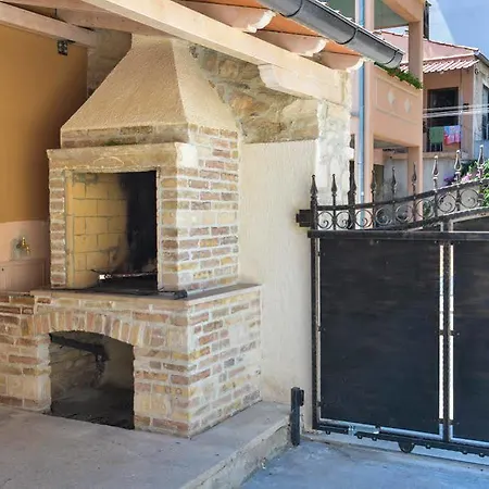 Mimoza B&B Old Town Apartments شقة *